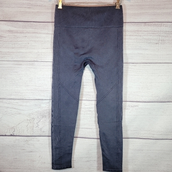 𝅺MOTO Ribbed High Waist Cropped Legging Dark Blue - Picture 2 of 3